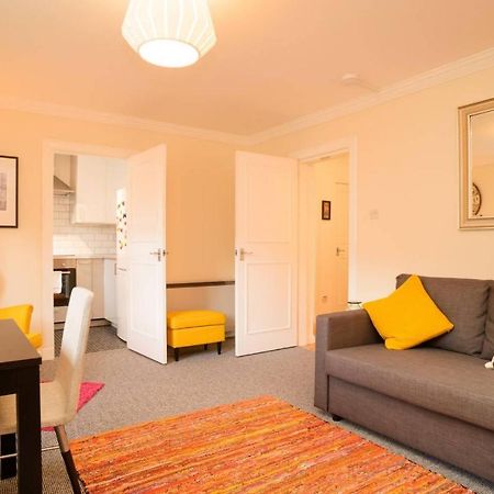 Altido Lovely Apartment For 4 With Free Parking Edimburgo Exterior foto
